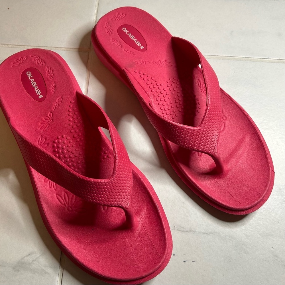 Okabashi Vibrant Pink Sandals flip flops. Great condition